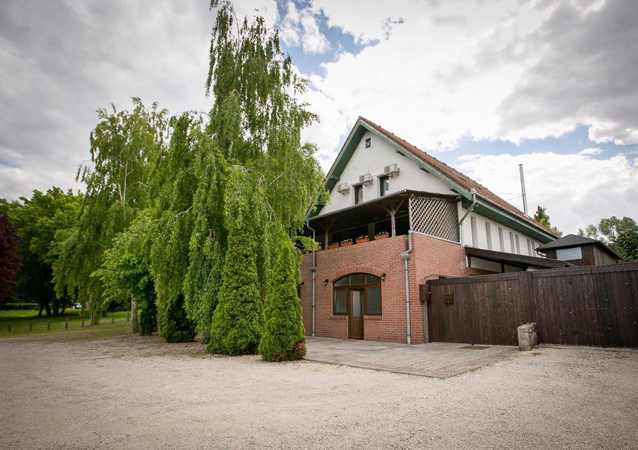 Forras Vendeghaz Villa Dunaegyhaza Exterior photo